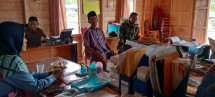 Serda Syahrul Melaksanakan Komsos Dengan Perangkat Kelurahan