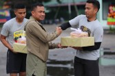Letkol Arh Muliyadi Serahkan Bingkisan Natal Wujud Kebersamaan dan Apresiasi kepada Anggota Kodim Dumai
