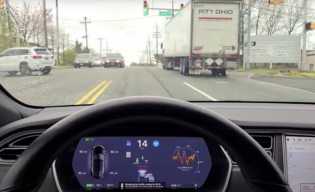 Berhenti Otomatis saat Lampu Merah, Ini Dia Perangkat Lunak Baru Mobil Tesla