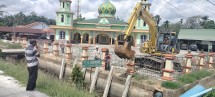 Cegah Terjadinya Banjir, Apical Perbaiki Turap
