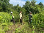 Cegah Karhutla, Babinsa Koramil Merbau Gencar Patroli dan Sosialisasi di Desa Mengkopot