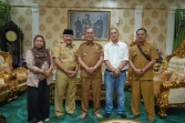 Bupati Inhil Terima Kunjungan Silaturahmi Staf Ahli Bupati Kuansing, Jalin Kerja Sama Antar-Daerah