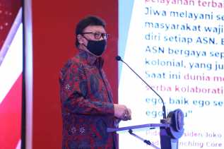 DPMPTSP Riau Terima Penghargaan Pelayanan Terbaik Nasional