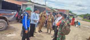 Bersama Pihak Kelurahan, Koptu Bambang Harap Peran Aktif Masyarakat Untuk Cegah Banjir