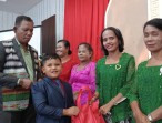 Direktur PT Media Investigasi Serahkan Tali Kasih Bingkisan Natal Kepada Jemaat GBI Love Tembilahan