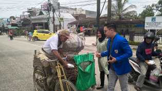 Kegiatan Sosial Hari Jum'at DPK KNPI Dumai Kota