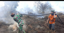 Kapten Arh H.Sitorus Bantu Pemadaman Kebakaran di Wilayah Medang Kampai