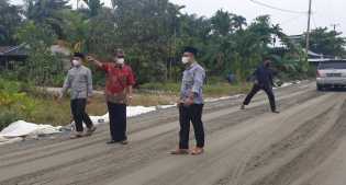 Bupati Wardan Tinjau Pengerjaan Jalan Lintas Kotabaru-Selensen