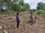 Cegah Karhutla, Babinsa Koramil 01 Dumai Edukasi Warga Soal Bahaya Pembakaran Lahan