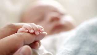 Ada Bayi yang Baru Lahir di Inggris Positif Corona