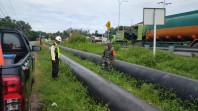 Patroli Gabungan Babinsa dan Pertamina Awasi Zona Pipa Minyak di Jalan Sukarno Hatta