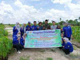 Bidang LH & PSDA HMI Cab Tembilahan dan BEM FEB UNISI kunjungi kebun Talas Gloria Farm Tempuling