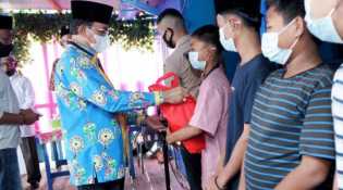 Bupati Inhil Silaturahmi dengan Anak-Anak Yatim di Kota Tembilahan