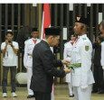 Pj Bupati Inhil Erisman Yahya Kukuhkan 32 Pasukan Pengibar Bendera Pusaka