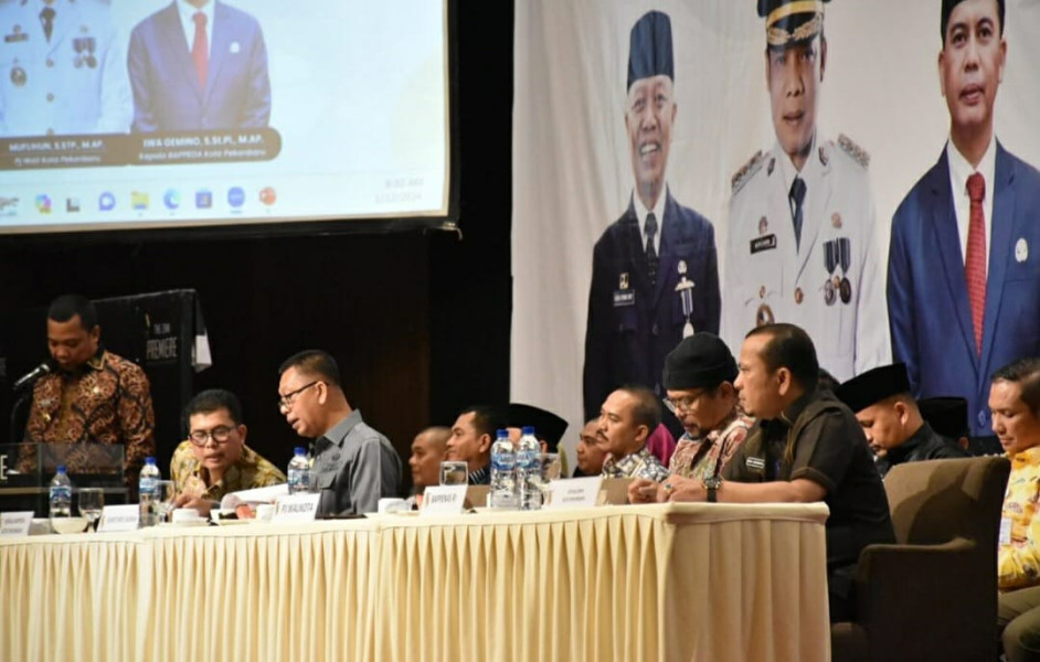 Unsur Pimpinan DPRD Pekanbaru Hadiri Forum Konsultasi Publik RPJPD Kota Pekanbaru 2025-2045