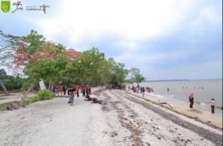 Pesona Kawasan Ekowisata Solop Dengan Pasir Sersah Disepanjang Bibir Pantai