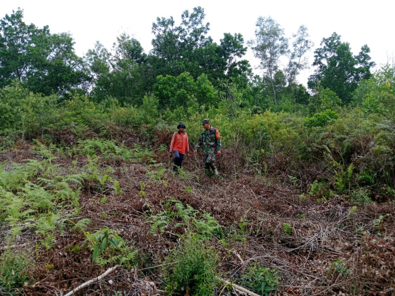 Babinsa Koramil-01/Dumai Kampanye Anti Karhutla di RT 04 Tanjung Palas