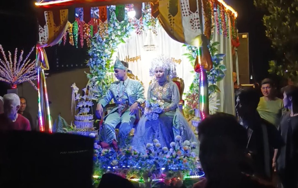Tradisi Arak-arakan Pengantin Sahur di Pulau Palas, Gerobak Disulap Jadi Pelaminan