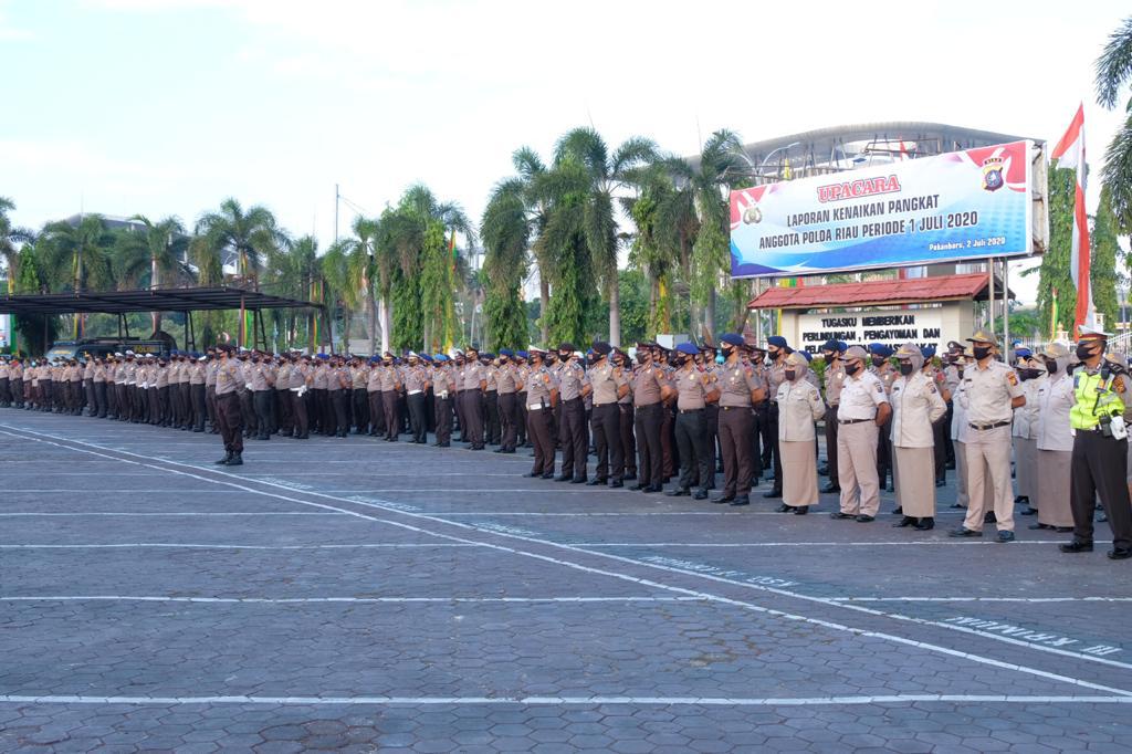 693 Personel Polda Riau Mendapatkan Kenaikan Pangkat