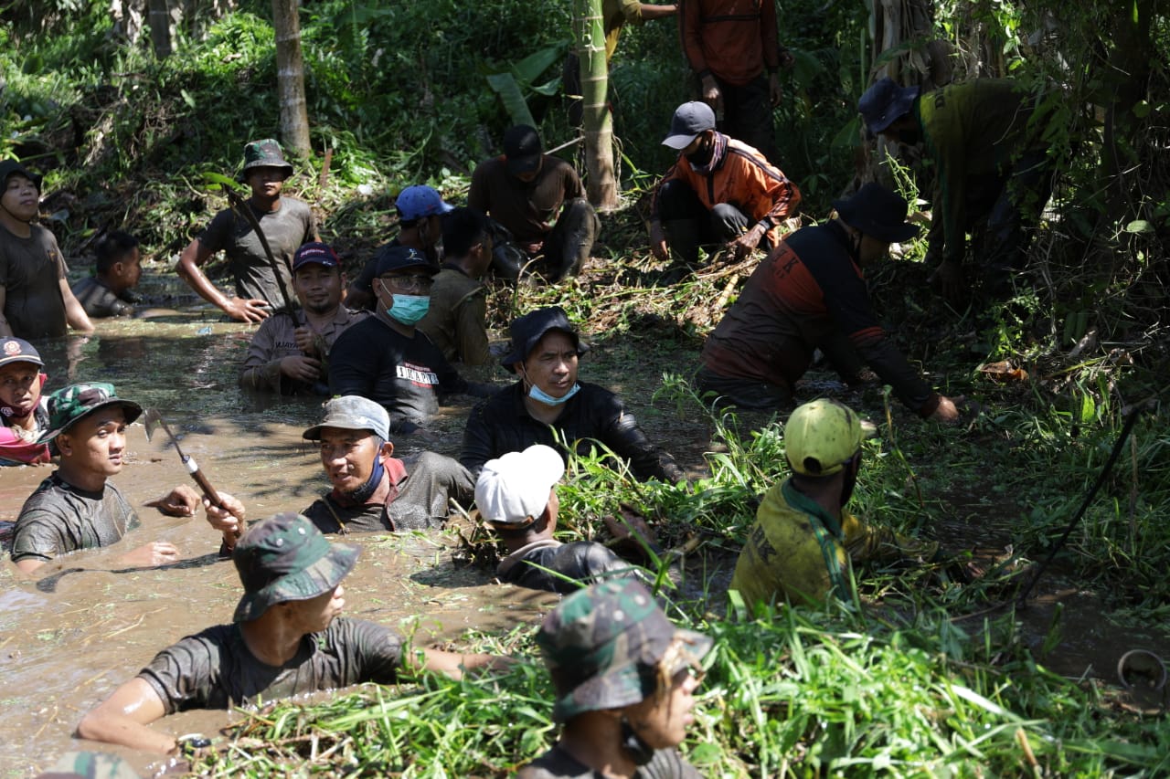 Ketua DPRD Inhil Kembali Motori Pembersihan Anak Sungai