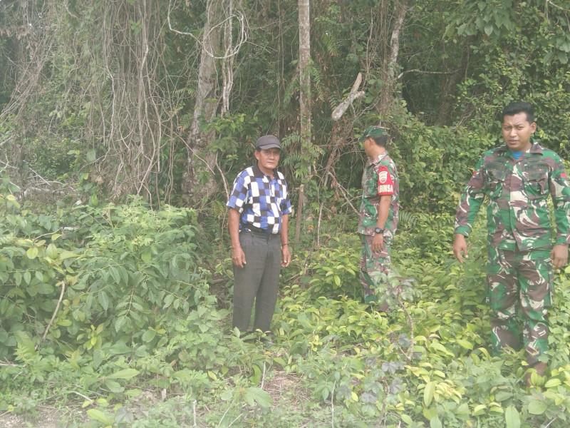 Di Bulan Puasa, Kopda Ricko Tetap Laksanakan Patroli Cegah Karhutla