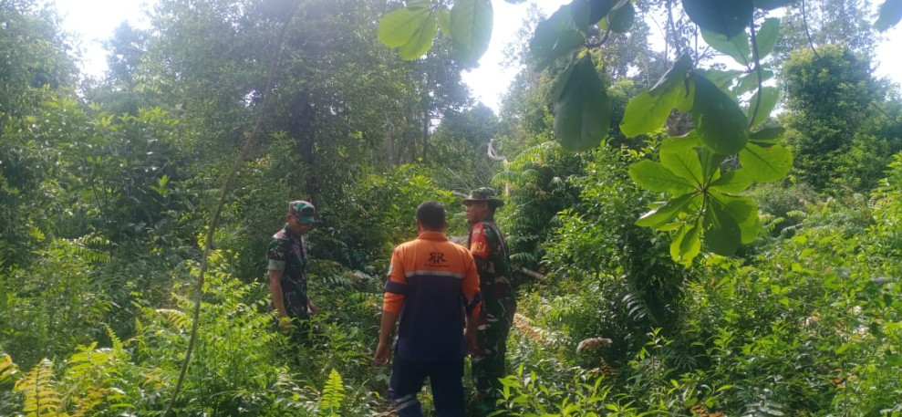 Giat Cegah Karhutla, Babinsa Koramil 06 Merbau Rutin Melaksanakan Patroli