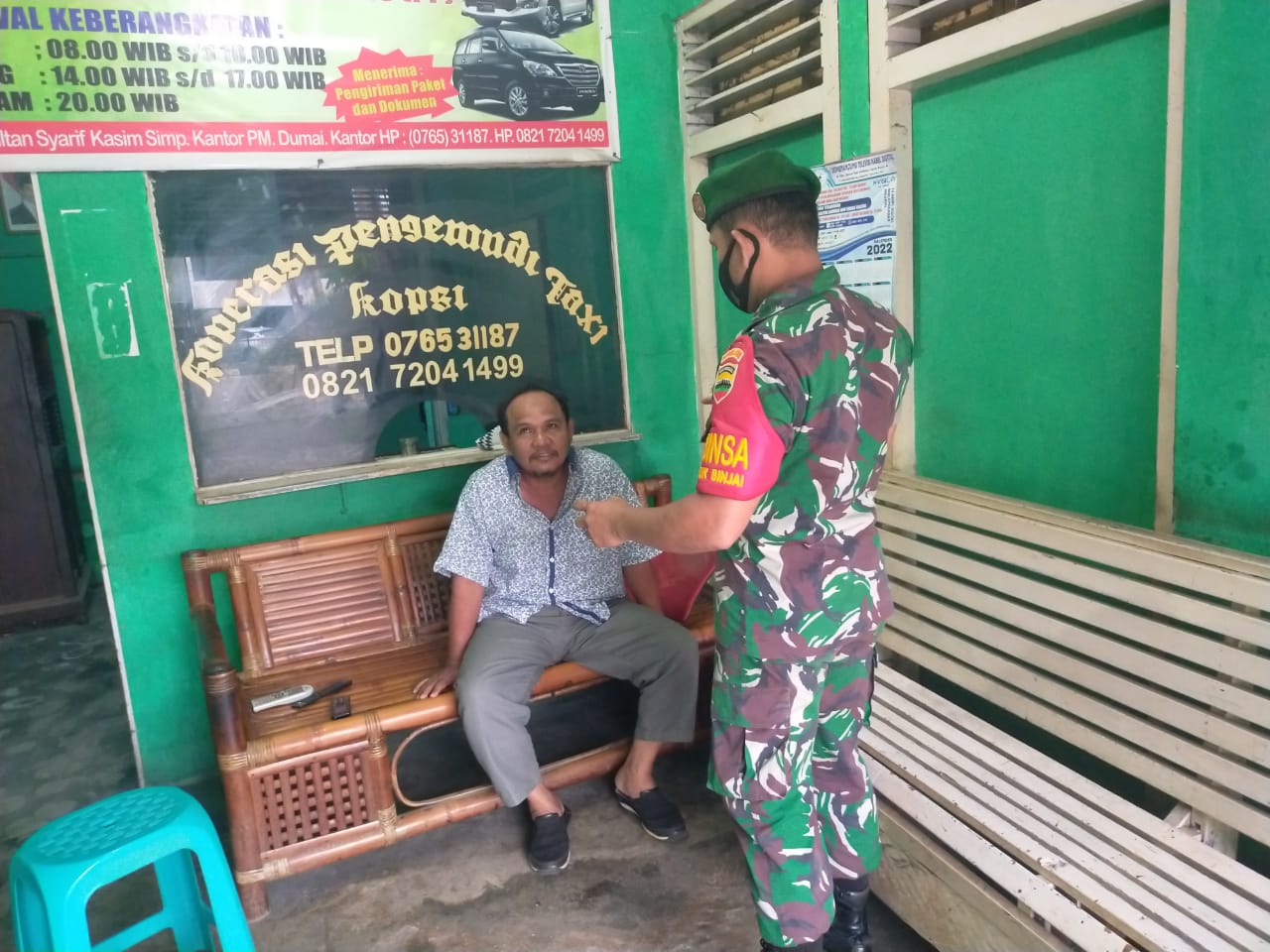 Babinsa Kelurahan Teluk Binjai Laksanakan Sosialisasi Pencegahan Covid-19