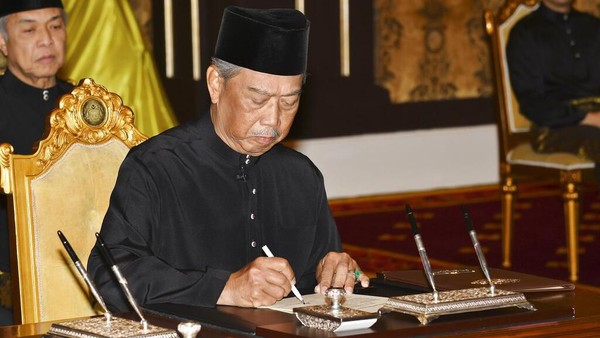 PM Malaysia Dikarantina Setelah Rapat dengan Menteri Positif Corona