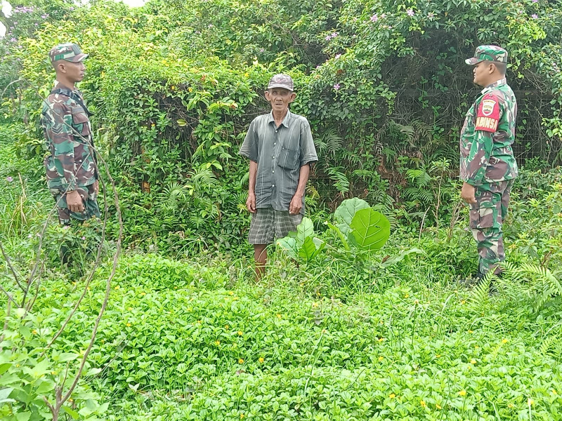 Patroli Rutin Cegah Karhutla di Desa Baran Melintang Dipimpin Sertu Muzainudin