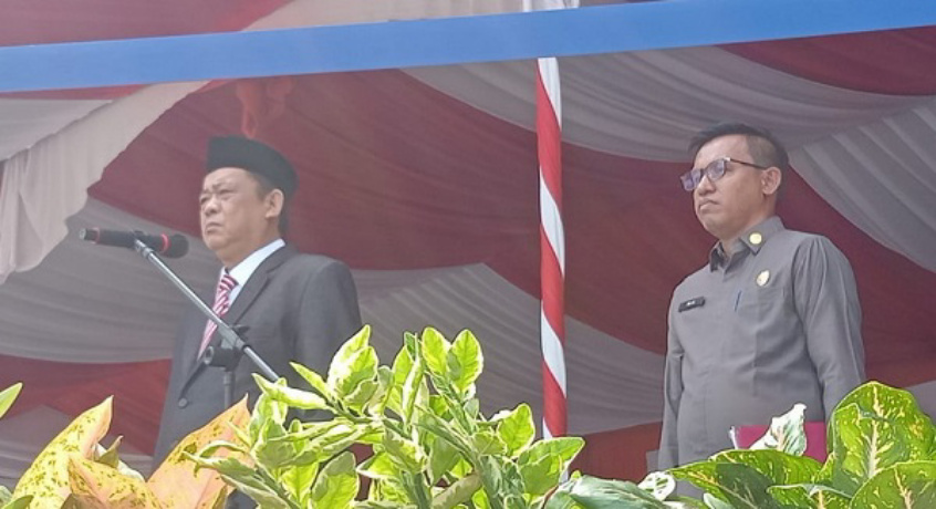 Upacara HUT RI Ke-78, Wakil Ketua I DPRD Inhil Edi Gunawan Bacakan Teks Proklamasi
