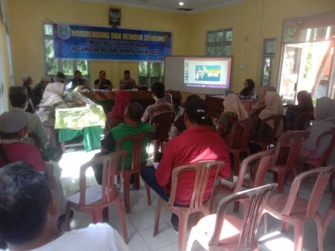 Diwakili Babinsa, Danramil PWK 04 Hadiri Kegiatan Rapat di Aula Kelurahan