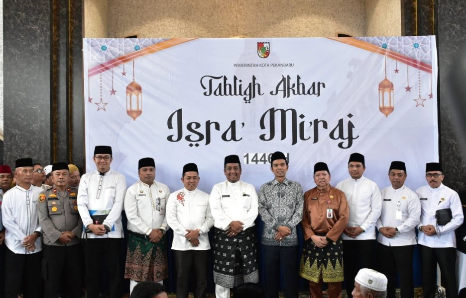 Muhammad Isa Lahamid Bersama Ustadz Somad Ajak Jamaah Hayati Makna Isra’ Mi’raj