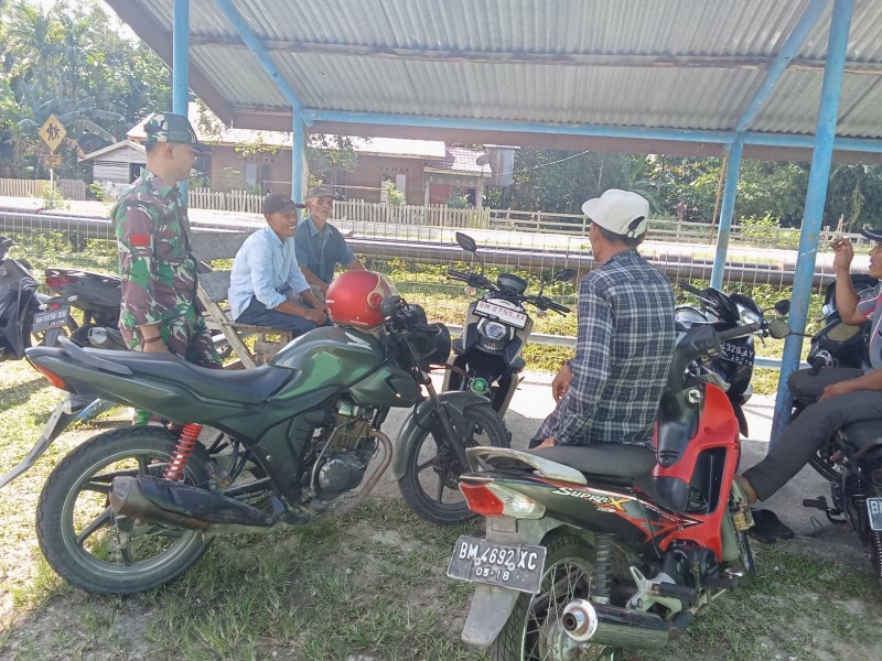 Komsos Babinsa 06 Merbau Bersama Masyarakat Kampung Pancasila, Perkuat Nilai Kebangsaan