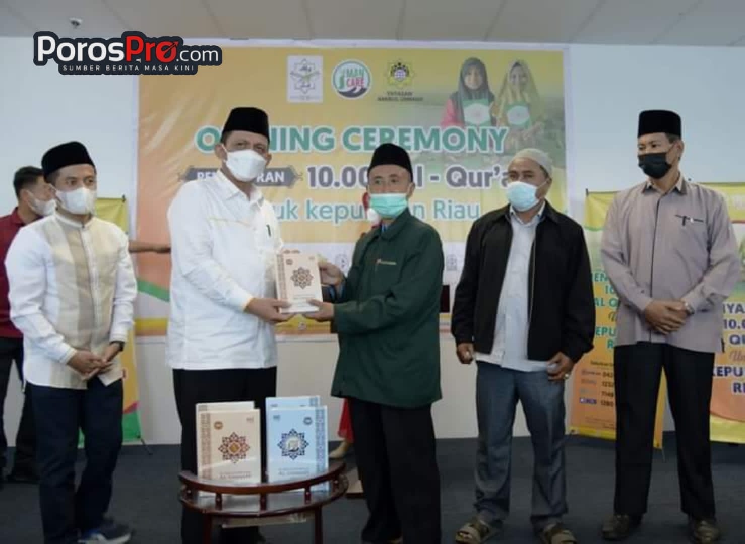 Gubernur Kepri Terima 10.000 Al Quran dari Yayasan Amirul Ummah Indonesia