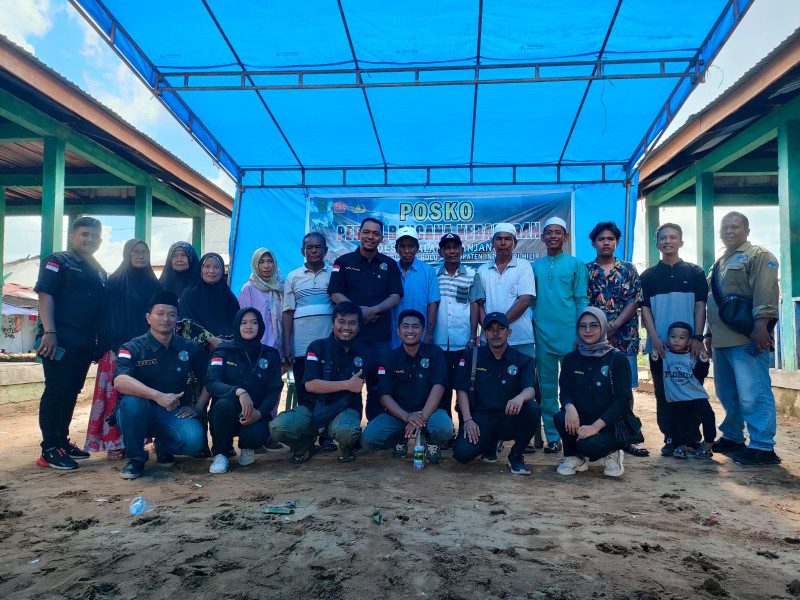 Kolaborasi Bank Riau Kepri Syariah dan IWO Inhil Salurkan Sembako Kepada Korban kebakaran