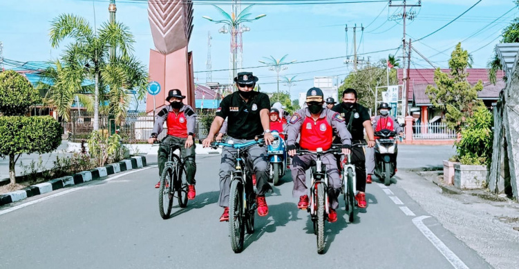 Jaga Kebugaran Personil Damkar, DPKP Inhil Taja Senam Sehat dan Gowes Bareng