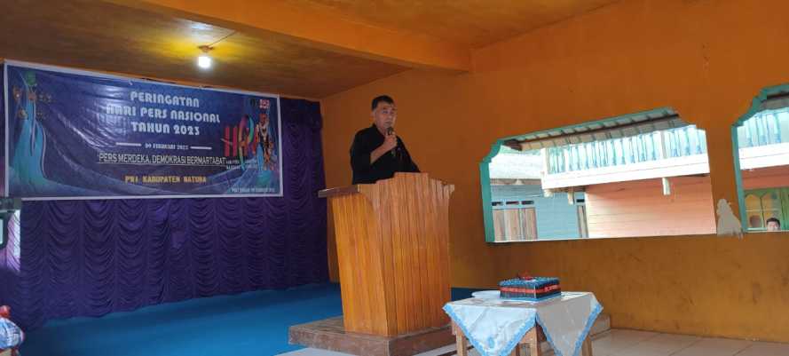 Peringatan Hari Pers Nasional (HPN) PWI Adakan Pembagian Sembako Di Desa Pian Tengah Kecamatan Bunguran Barat