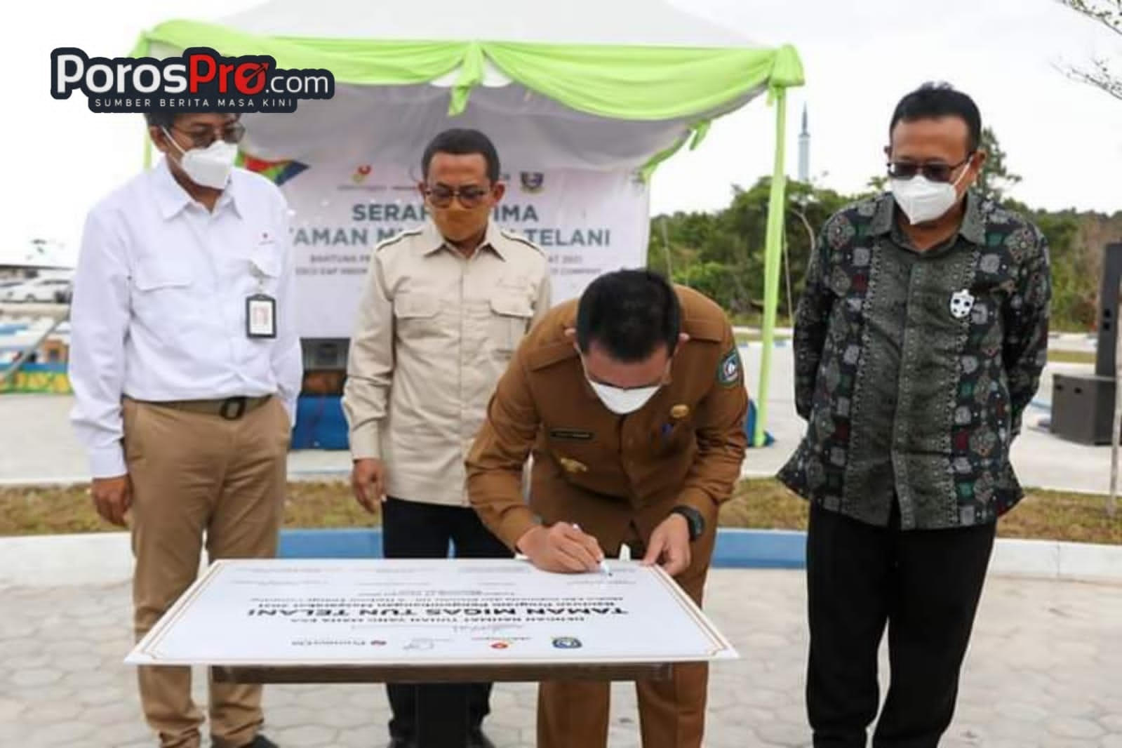 Gubernur Ansar Resmikan Taman Migas Tun Telani Dompak