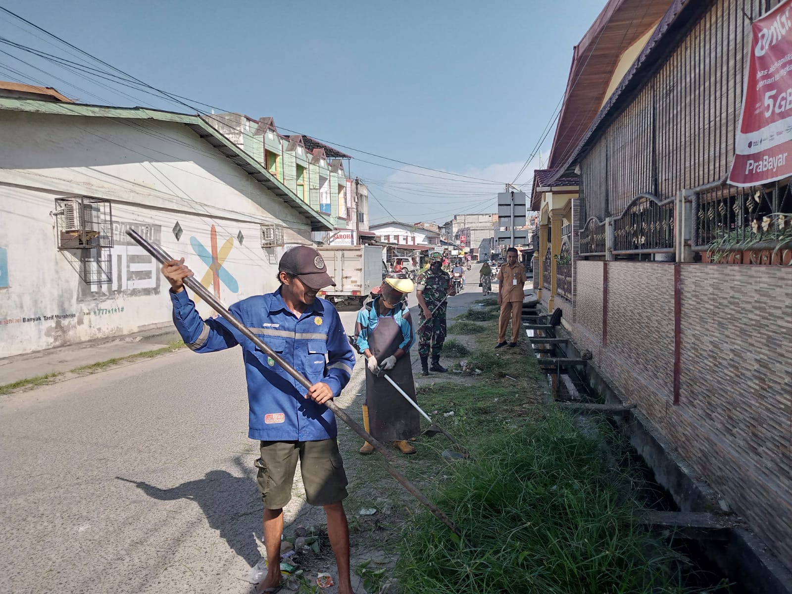 Babinsa Koramil -01 Ikuti Giat Gotong Royong