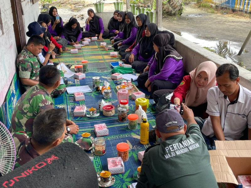 Babinsa dan BPP Kecamatan Bukit Kapur Galang Kerjasama Penyuluhan Pertanian