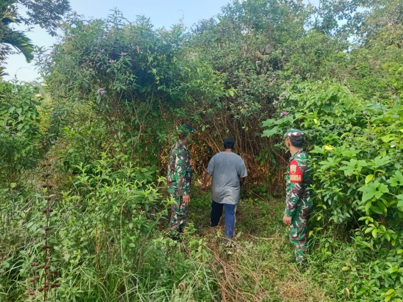 Patroli Bersama Babinsa Koramil 06 Merbau Dalam Rangka Cegah Karhutla