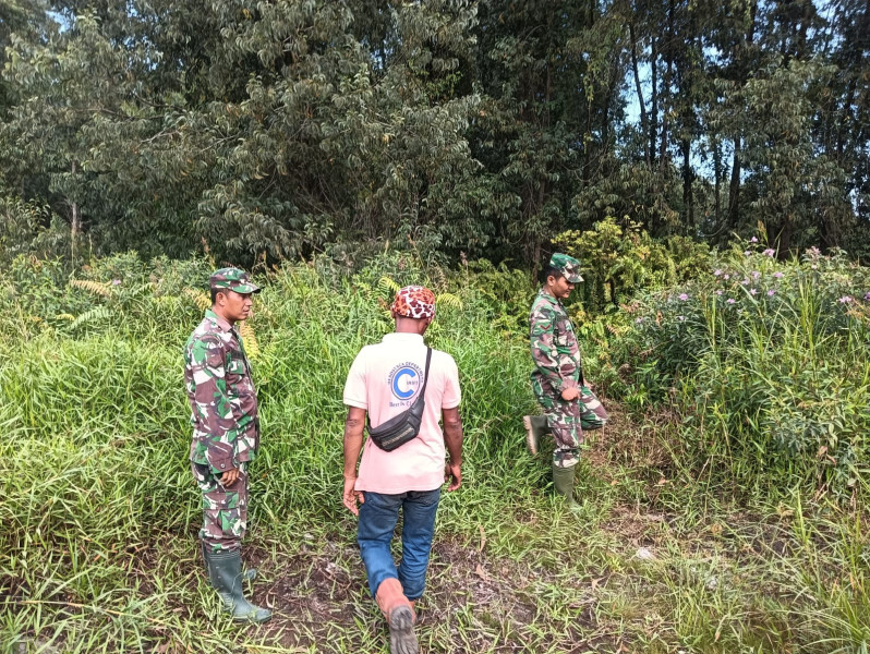 Babinsa Koramil 06/Merbau Gencarkan Patroli Karhutla di Desa Tanjung Pisang