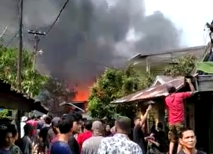 BREAKING NEWS, Kebakaran di Pemukiman Penduduk Padat Tembilahan
