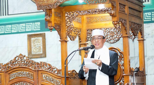 Jadi Khatib Shalat Idul Fitri, Bupati Inhil Tegaskan Untuk Terus Waspada dan Menaati Protokol Kesehatan