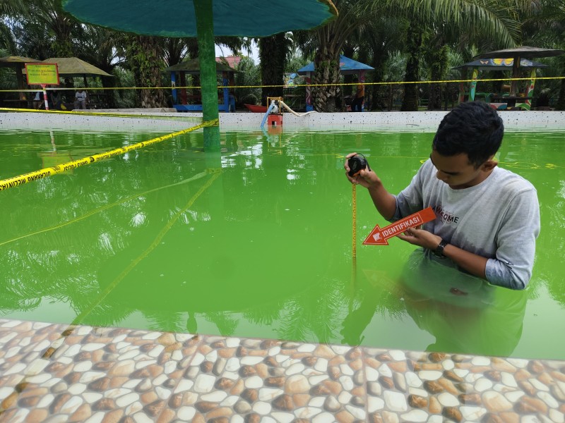 Polisi ke TKP Kolam Renang Lokasi Bocah Tenggelam di Pulau Palas