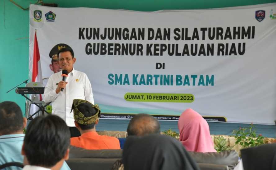 Kunjungi SMA Kartini Batam, Gubernur Ansar Berpesan Untuk Belajar Sungguh-Sungguh