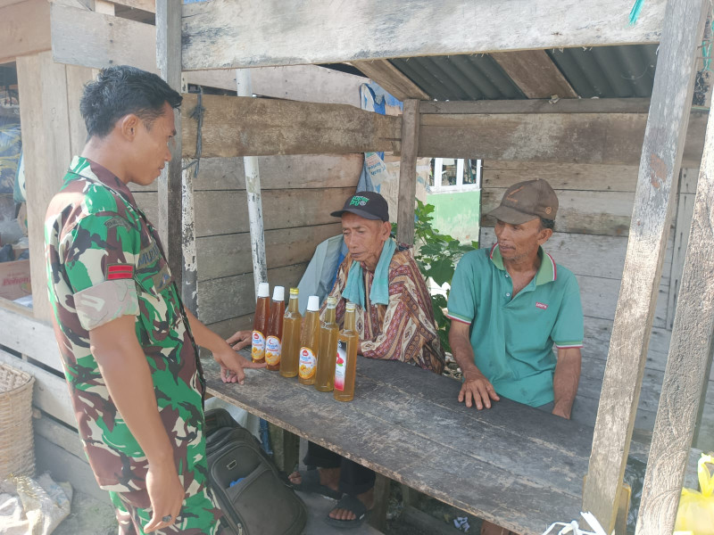 Babinsa Koramil 06/Merbau, Pratu Muzaden, Ajak Warga Kampung Pancasila Amalkan Nilai Pancasila