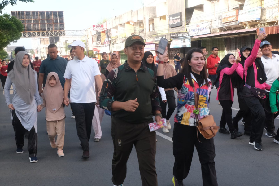 Dandim 0320/Dumai dan Personil Ikuti Olahraga Bersama Polres Kota Duma Beserta Masyarakat