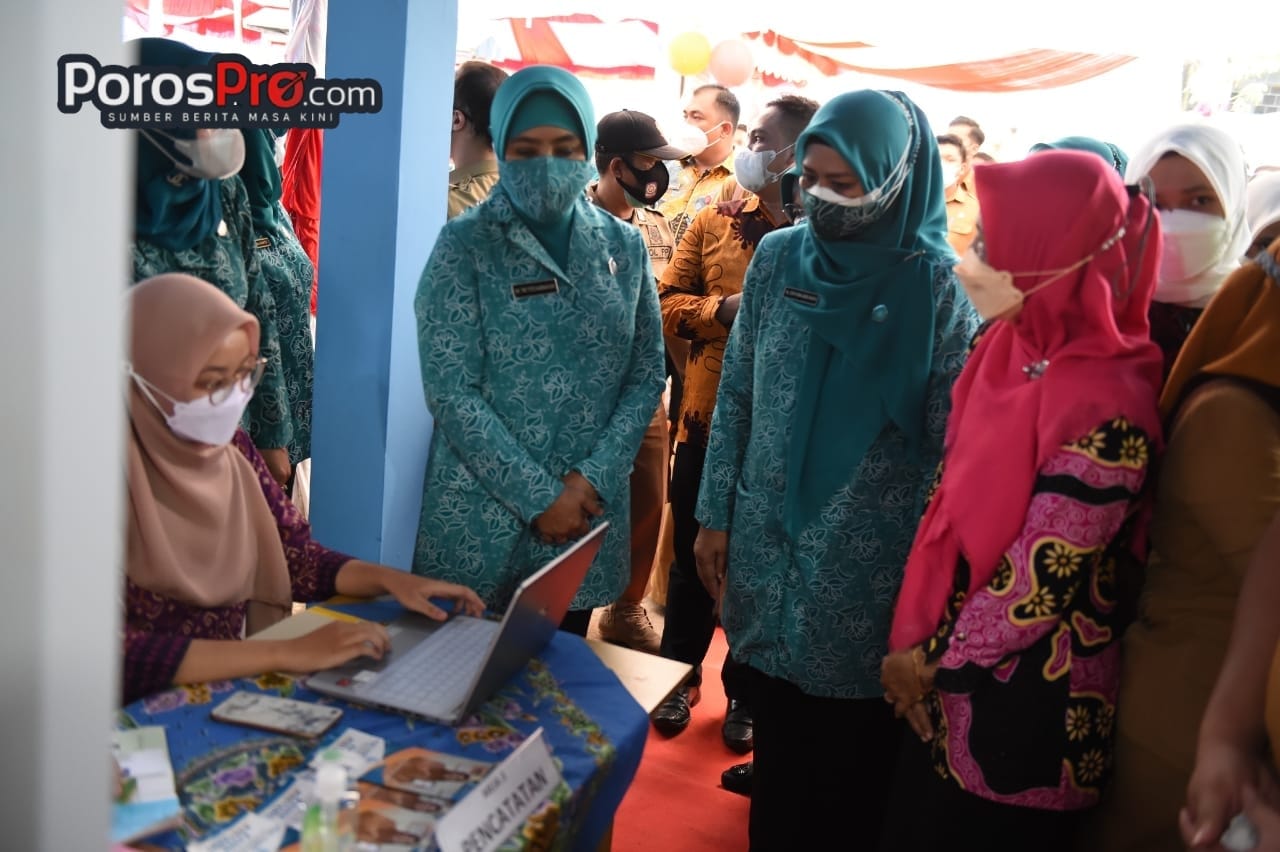 Kunjungi Posyandu Mawar, Tri Tito Karnavian Resmikan Dapur Sehat dan Posyandu Remaja