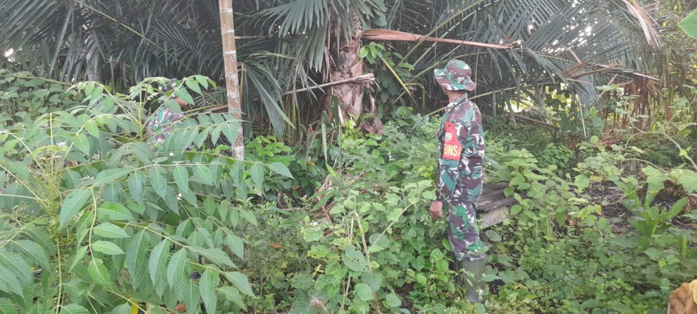 Babinsa Koramil 06/Merbau Tegaskan Bahaya dan Sanksi Pembakaran Hutan dan Lahan